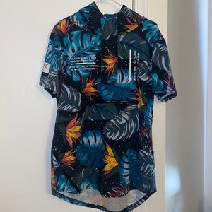 Floral Men’s Shirt. Large.